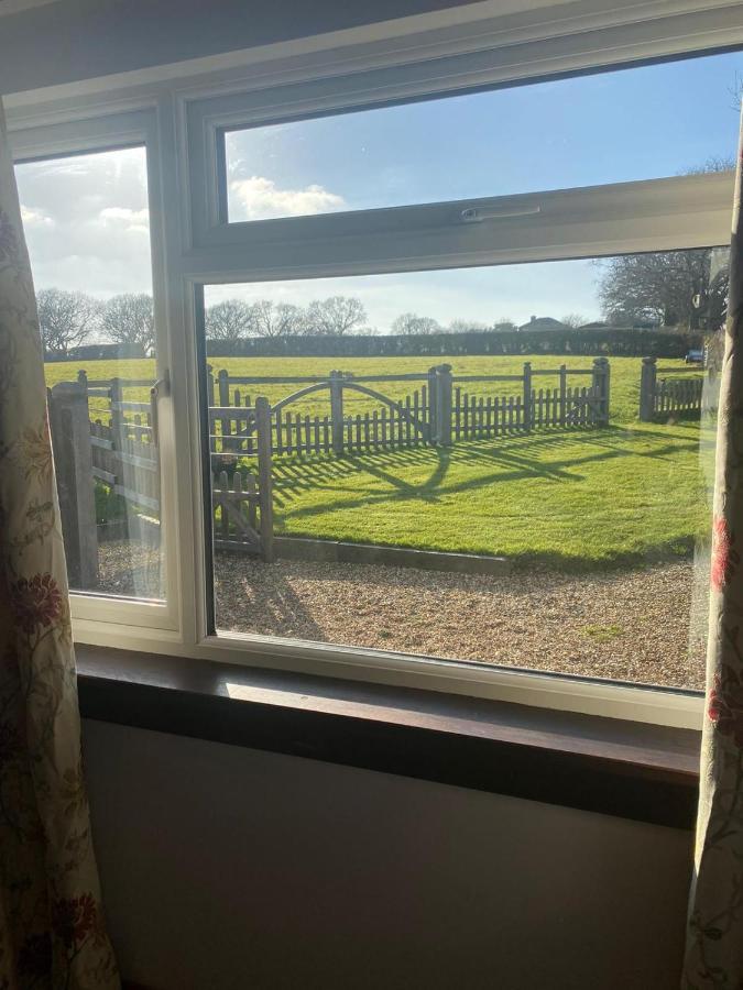 Villa Beautiful Rural Self Contained Farm Annex Hordle Esterno foto